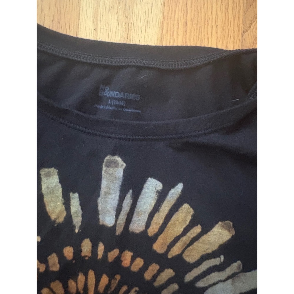 No Boundaries Custom Upcycled Sunburst Hand Painted Black T-Shirt Large 11-13 - Picture 2 of 5